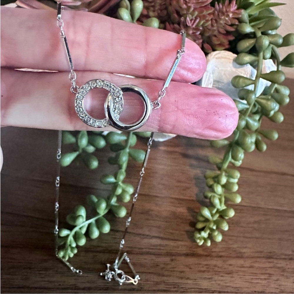 Silver Interlocking Circle Necklace - Never Worn! - image 2